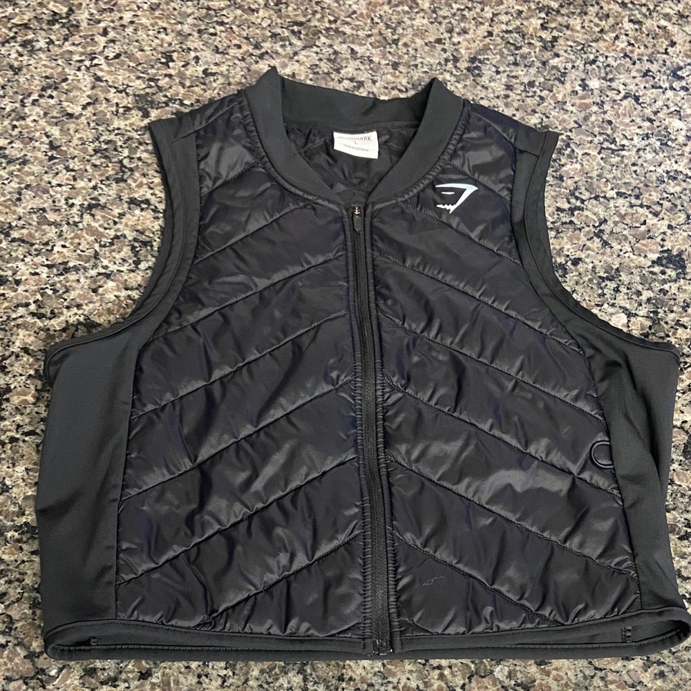 Gym shark Black athletic Quilted zip front Vest with Logo zipper pocket on back